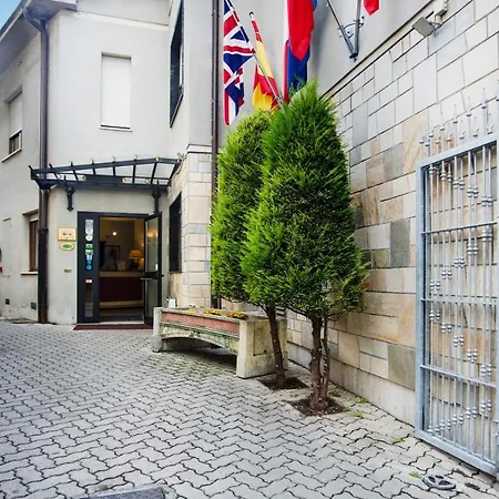 Alessandro Della Spina Hotell