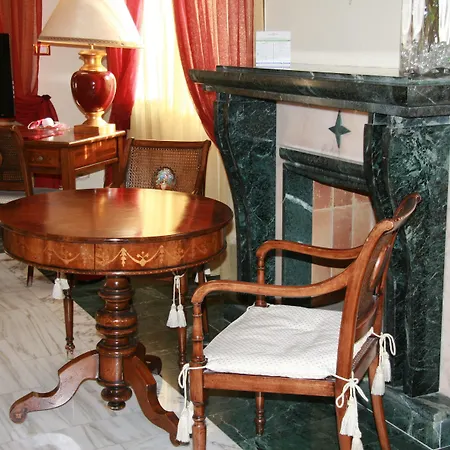 Отель Alessandro Della Spina