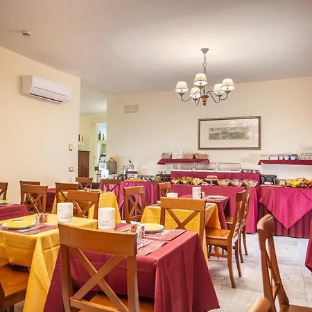 Отель Alessandro Della Spina 3*